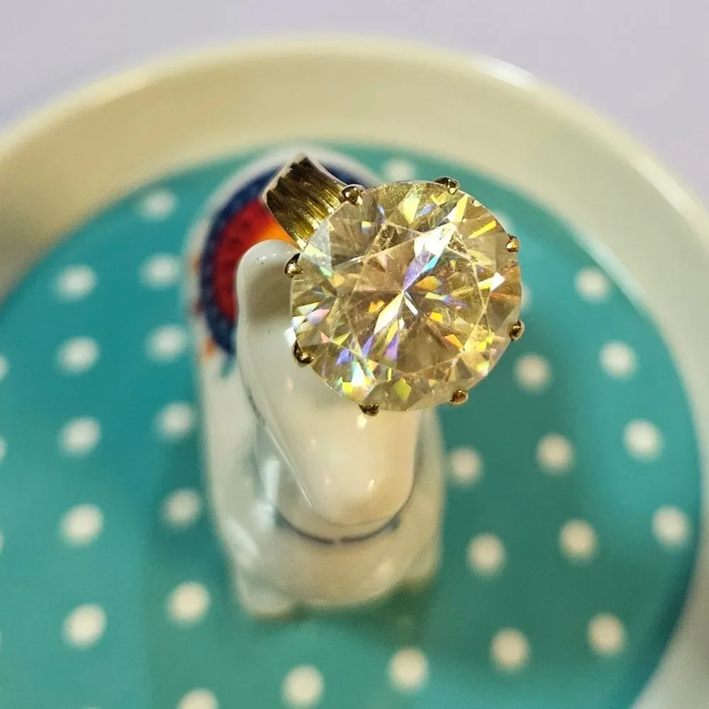 Vintage 18k Gold Solitaire Gemstone Ring